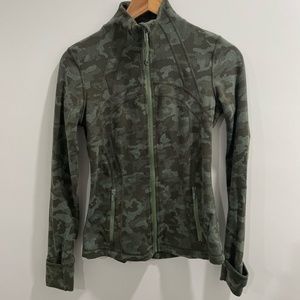 Lululemon Define Jacket Heritage Camo Dark Olive Green size 6 NWOT